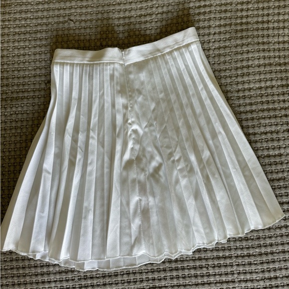 Ivory Closet London Pleated Mini Skirt - Picture 4 of 5